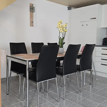 Big 3-bedroom Flat With New Kitchen Appartement